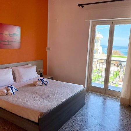 Casa Scirocco Apartment เชฟาลู ภายนอก รูปภาพ