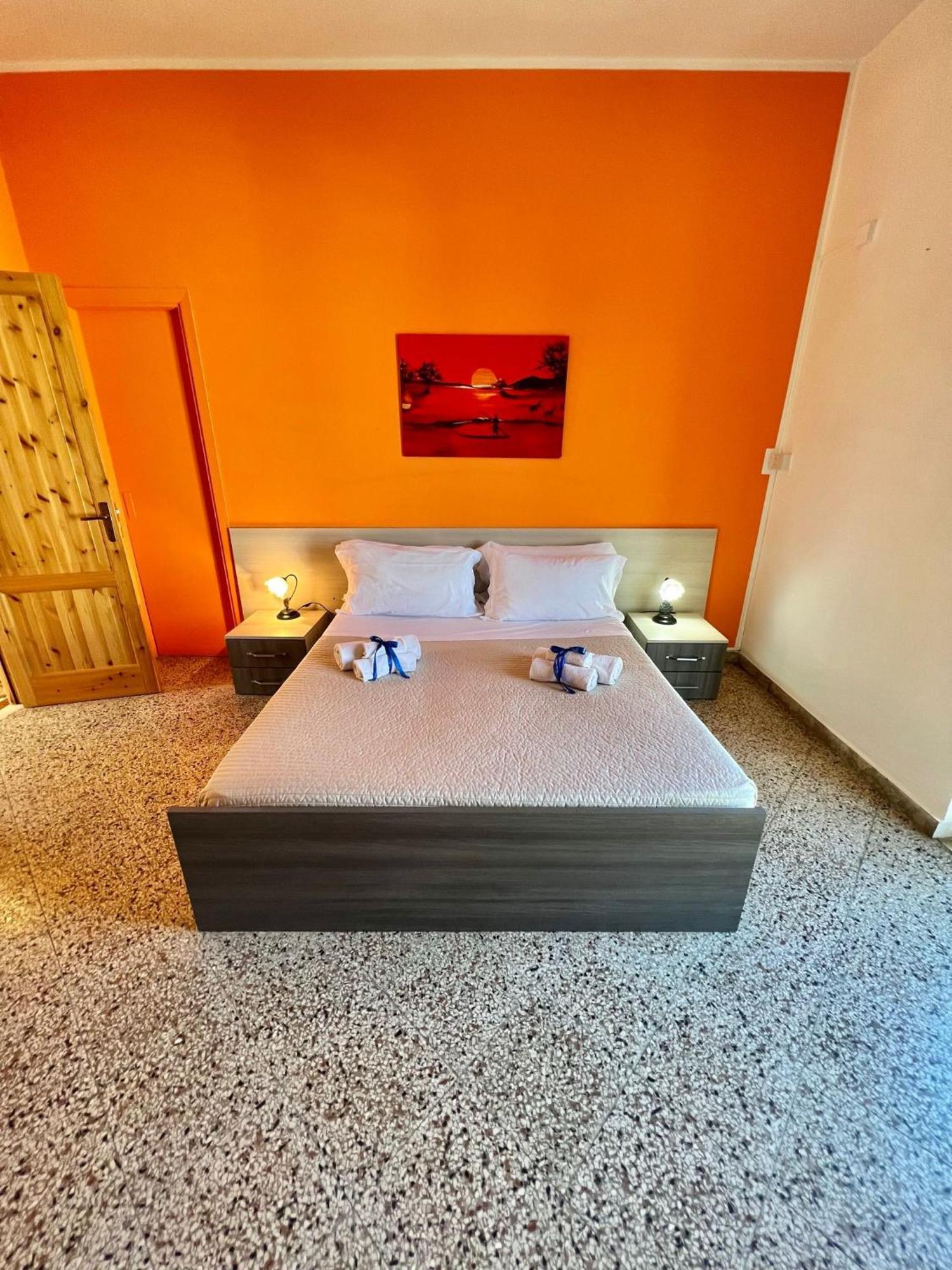 Casa Scirocco Apartment เชฟาลู ภายนอก รูปภาพ